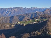 Alla Madonnina del Costone con Corna Bianca e con tanti fiori da Salmezza-3apr23 - FOTOGALLERY